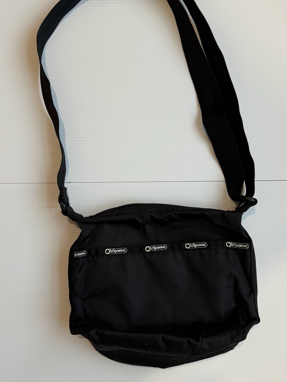 LeSportsac Rip Stop  Black Crossbody Shoulder Bag - Picture 4 of 14